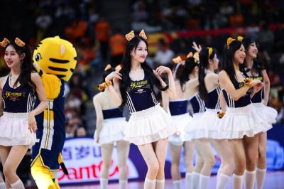 2025-2026����CBA������33�֣��㶫������vs���տϵ��� ���򱦱���������