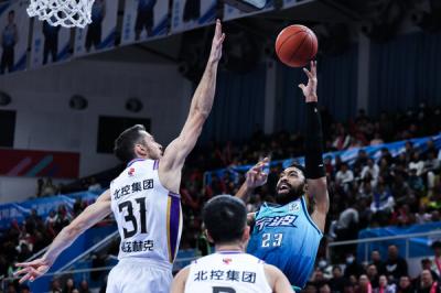 2025-2026����CBA������23�֣��������79��75ʤ�����ع�