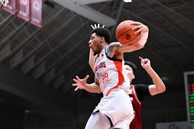 2025-2026����CBA������32�֣��㽭���ݽ���87��70ʤ�������ĺ���