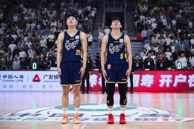 2025-2026����CBA������33�֣��㶫������vs���տϵ��� ������ʽ��Ա�쳪����