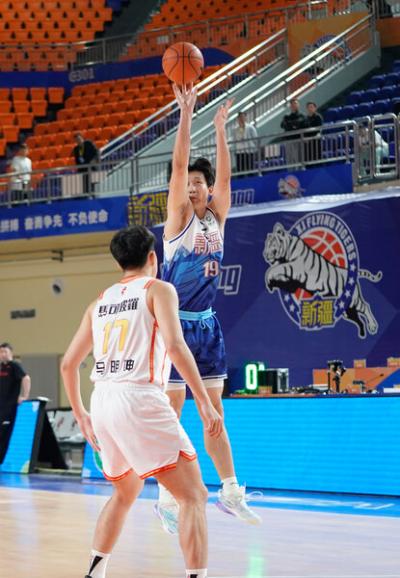 2025-2026����CBA������35��Ǳ�������½�������vs�������ɲ���