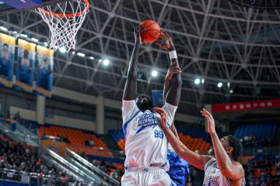 2025-2026����CBA������32�֣��½�������70��73���������