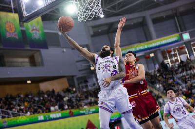 �ڶ����й����١�CBA���ֲ���1/4������ɽ���ھ�99��86ʤ�����ع�