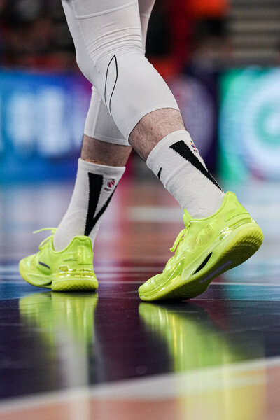  2025-2026����CBA������35�֣��Ϻ�����vs����ɽ������ ��������Ь