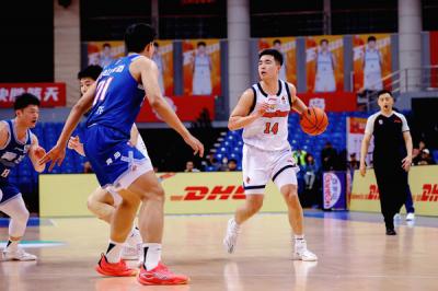 2025-2026����CBA������36��Ǳ�������ൺ��ɽơ��20��17ʤ�㶫������