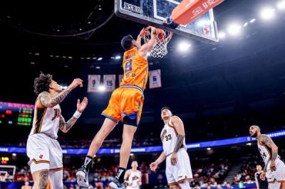 2025-2026����CBA������35�֣��Ϻ�����111��72ʤ����ɽ������