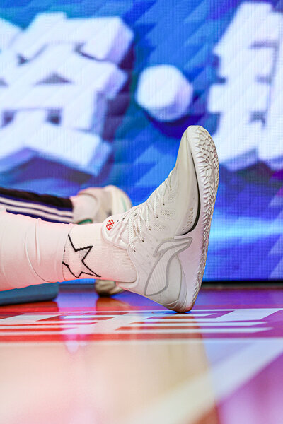 2025-2026����CBA������33�֣�����ɽ������vs�Ϻ����� ��������Ь