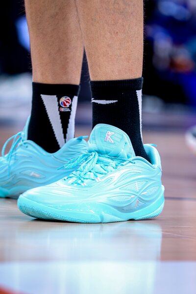 2025-2026����CBA������6�֣��Ϻ�����vs���տϵ��� ��������Ь