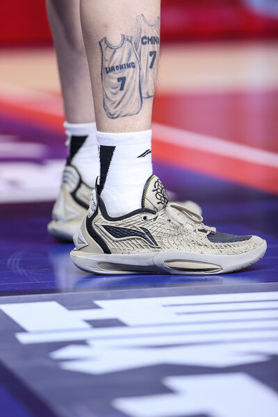 2025-2026����CBA������39�֣��������ĺ���vs�Ϻ����� ��������Ь